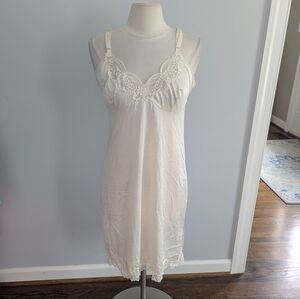 Women's Vintage Lorraine USA Made Cream Slip Size 36